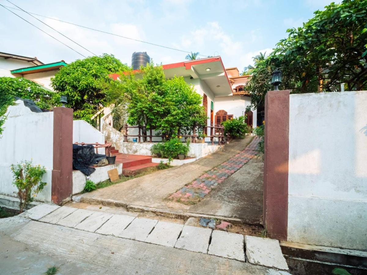 Surfing Guest House Matara Luaran gambar